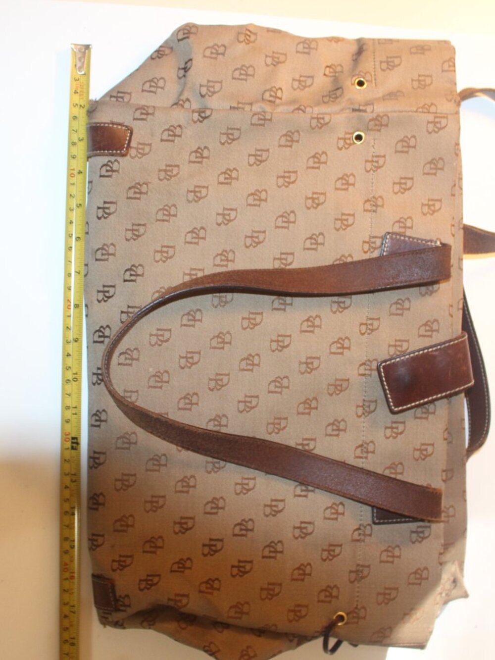 Title: Dooney & Bourke Tan DB Signature Shoulder Tote